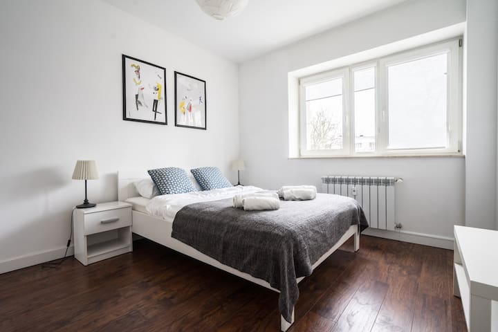 Warsaw Big Apartment with Balcony near Old Town
