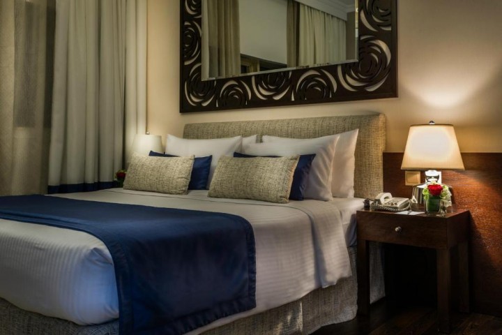 One Bedroom Suite Near Internet Metro By Luxury Bookings 0 Luxury Bookings
