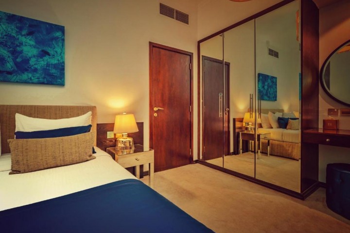 One Bedroom Suite Near Internet Metro By Luxury Bookings 12 Luxury Bookings