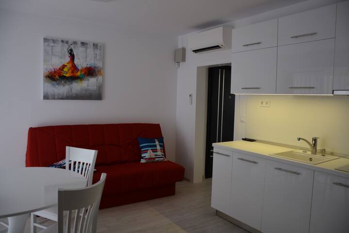 Unbeatable Location: New Lux Apartment Varna beach 3 Flataway