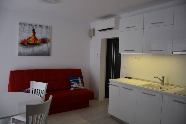 Unbeatable Location: New Lux Apartment Varna beach 7 Flataway