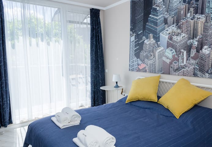 ~Sunny Blue ~ One-Bedroom Flat with Balcony 15 Flataway