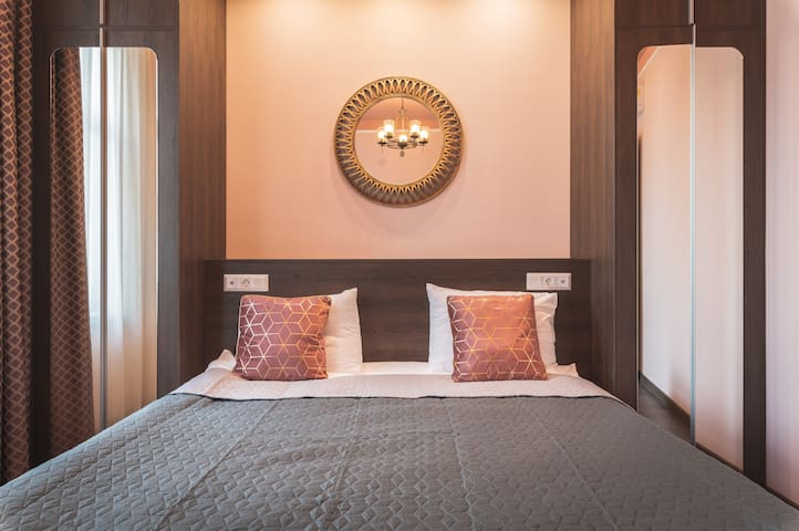 1001 Nights ~ in a Beautiful Two-Bedroom Apartment 6 Flataway