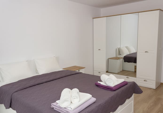 Perfect Summer Vacation Rental - 1-Bedroom Flat 20 Flataway