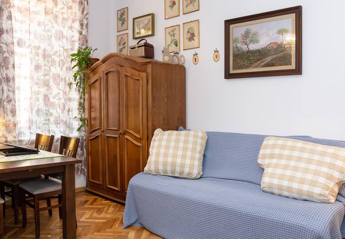 Artistic Apartment with a Balcony in the City Centre 18 Flataway