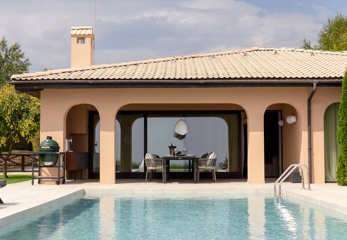Luxury 4-bedroom Villa in Black Sea Rama Resort 3 Flataway