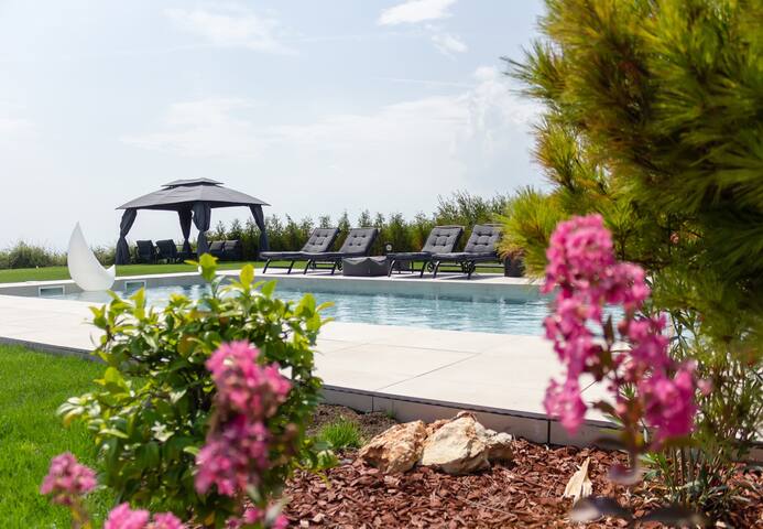 Luxury 4-bedroom Villa in Black Sea Rama Resort 63 Flataway