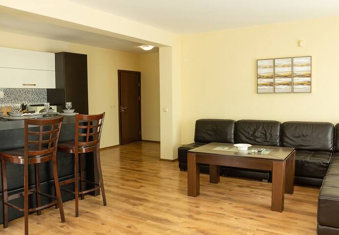 Cozy 1BD Apartment with a Spacious Terrace 1 Flataway