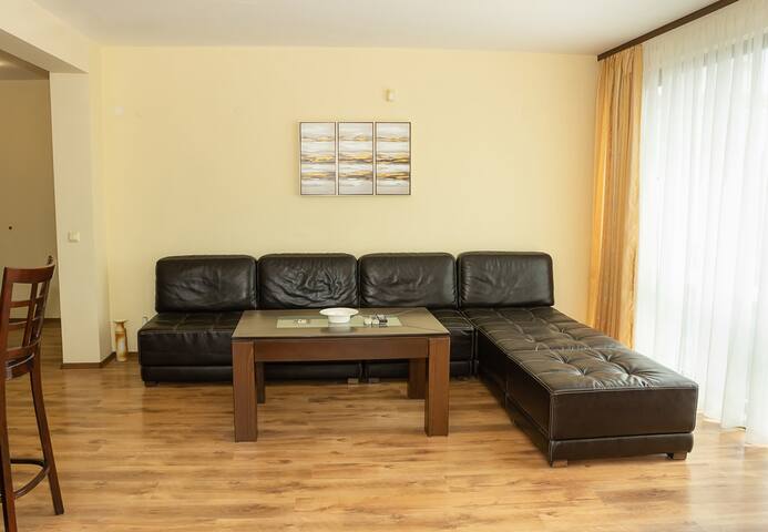 Cozy 1BD Apartment with a Spacious Terrace 7 Flataway