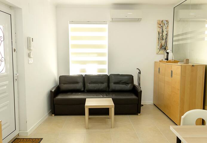 Simplicity in Bright One-bedroom Central Flat 3 Flataway