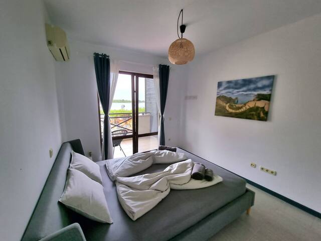 Cozy Bright 2BD Apartment with Sea View 11 Flataway