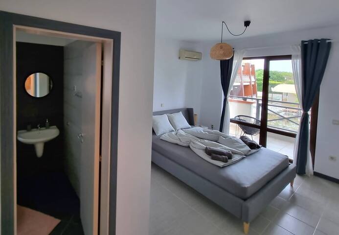 Cozy Bright 2BD Apartment with Sea View 12 Flataway