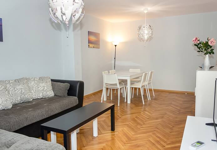 Bright Cozy 2BD Apartment near the Centre of Varna 1 Flataway