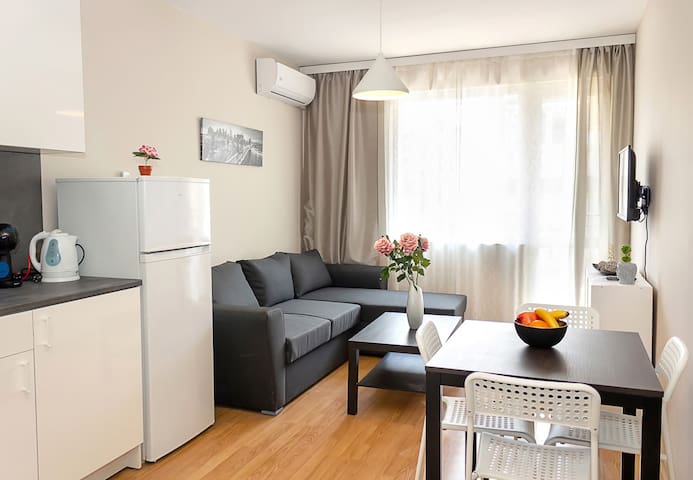 Stylish 1BD apartment with Cozy Balcony in Varna 1 Flataway