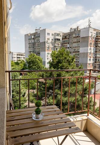 Stylish 1BD apartment with Cozy Balcony in Varna 14 Flataway