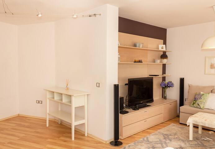 Lovely 1BD Apartment in the heart of Varna 6 Flataway