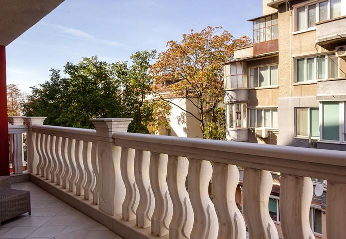 High-End 2BD Apartment in the TOP Center of Varna 22 Flataway
