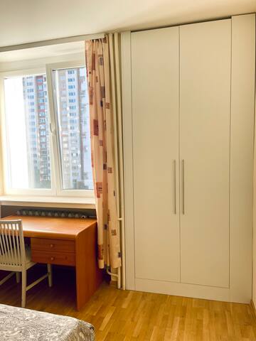 Spacious 2-BRD Flat by the Mall 20 Flataway