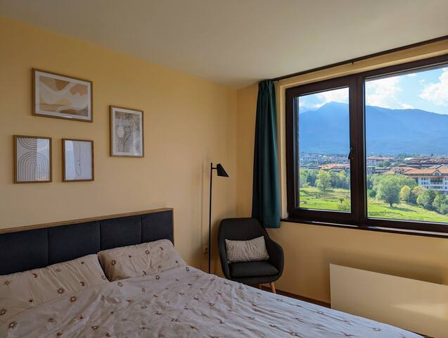 Stylish 2BD Apartment with Panoramic Mountain View 11 Flataway