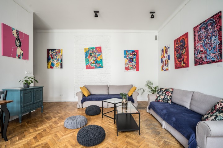 WARSAW CENTER Art Gallery Residence / Wilcza / Krucza 8 Flataway