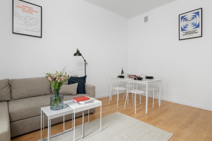 WARSAW NOWY ŚWIAT Comfortable & Quiet Apartment / Chmielna 12 Apartamenty do wynajęcia