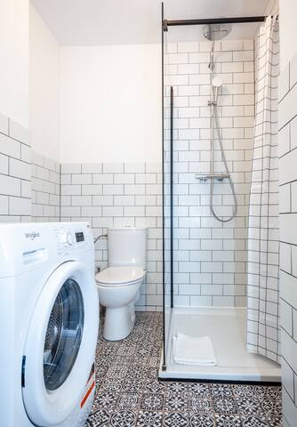 Stylish Loft in the Heart of Wroclaw w/ City Views 16 Flataway