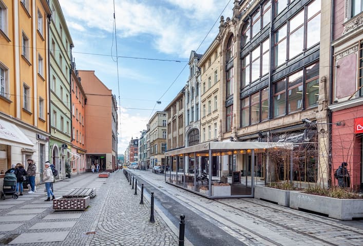 Stylish Loft in the Heart of Wroclaw w/ City Views 23 Flataway