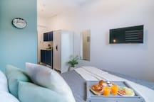 Listing 6 Business Studio <Very Central> Montefiore! 4 Loginn Autonomous Hotels