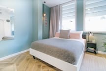 Listing 12 Montefiore Studio: New & City Center! 10 Loginn Autonomous Hotels