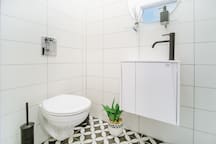 Listing 7 Very Central Studio <Brand New> Montefiore! 5 Loginn Autonomous Hotels