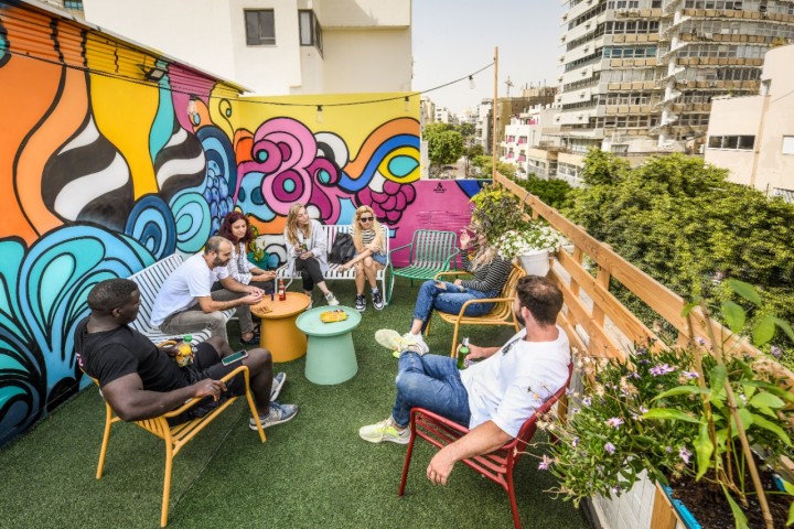 Listing 30 Studio by the sea! 1min>BEACH 28 Loginn Autonomous Hotels