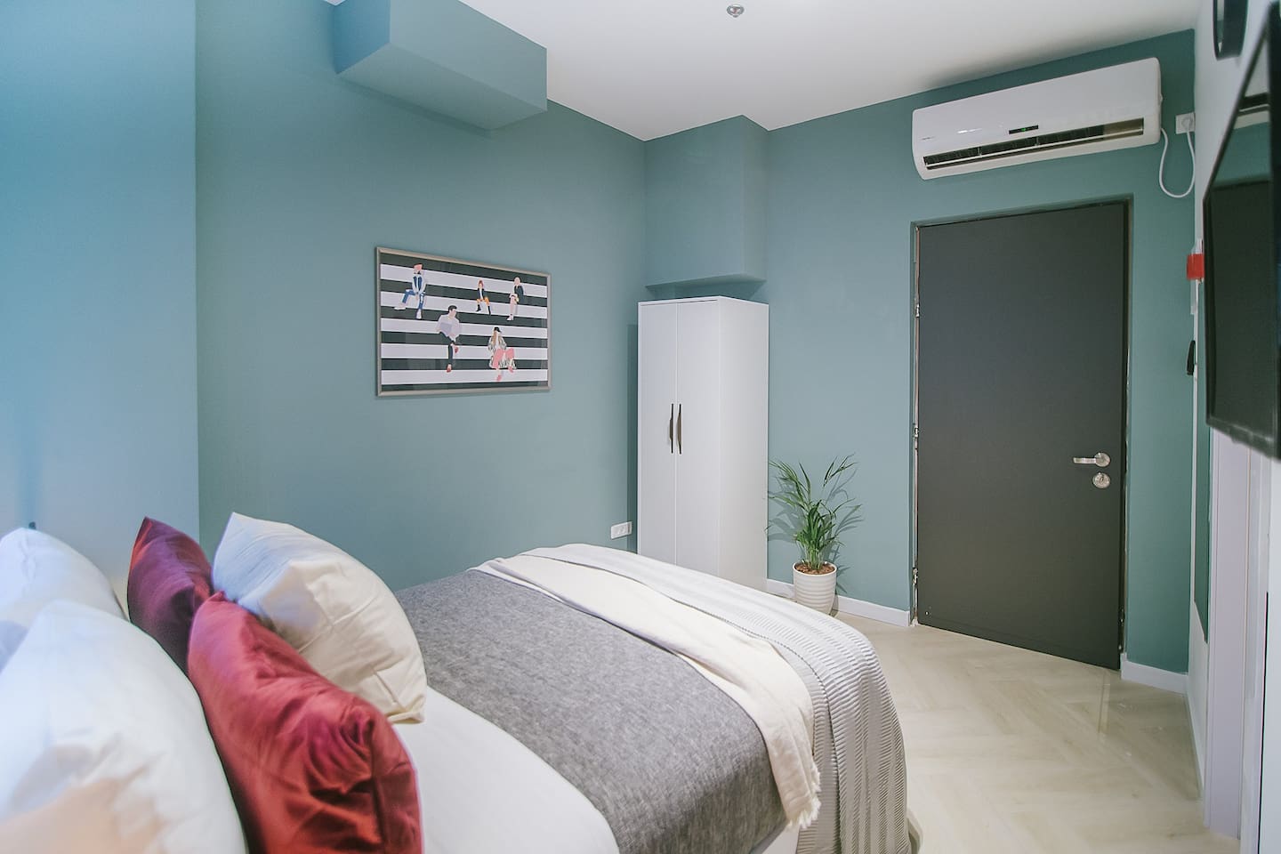 Listing 6 Renovated Studio by Rothschild Avenue! 4 Loginn Autonomous Hotels