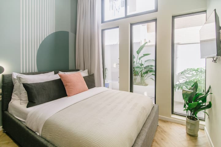 Listing 8 All New little Studio bear Beach! 6 Loginn Autonomous Hotels
