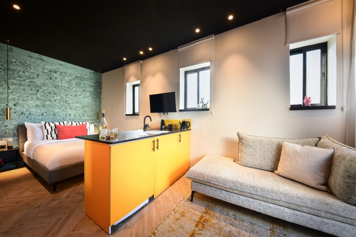 Listing 8 XL Studio + Island Kitchen and Mini Terrace! 6 Loginn Autonomous Hotels