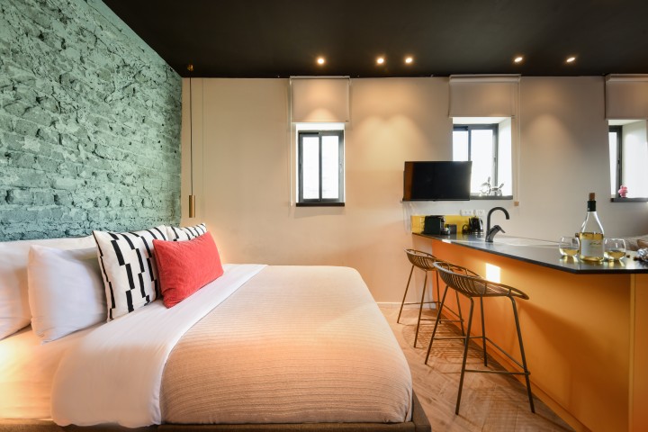 Listing 2 XL Studio + Island Kitchen and Mini Terrace! 0 Loginn Autonomous Hotels