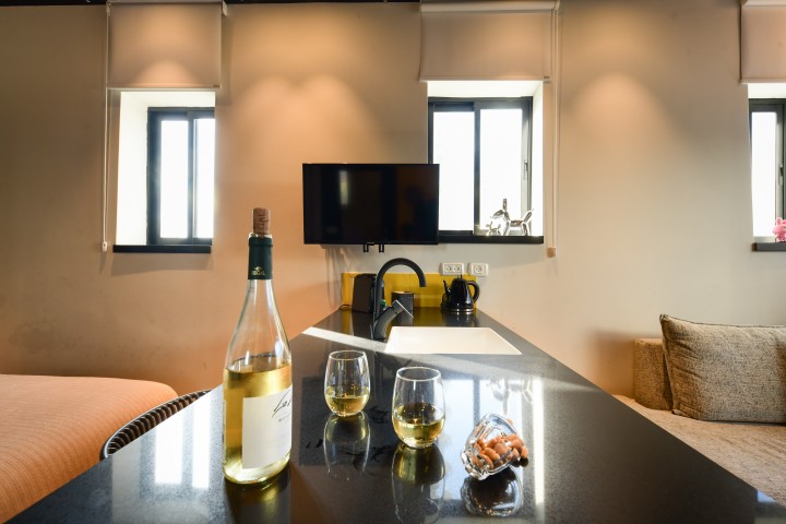 Listing 14 XL Studio + Island Kitchen and Mini Terrace! 12 Loginn Autonomous Hotels