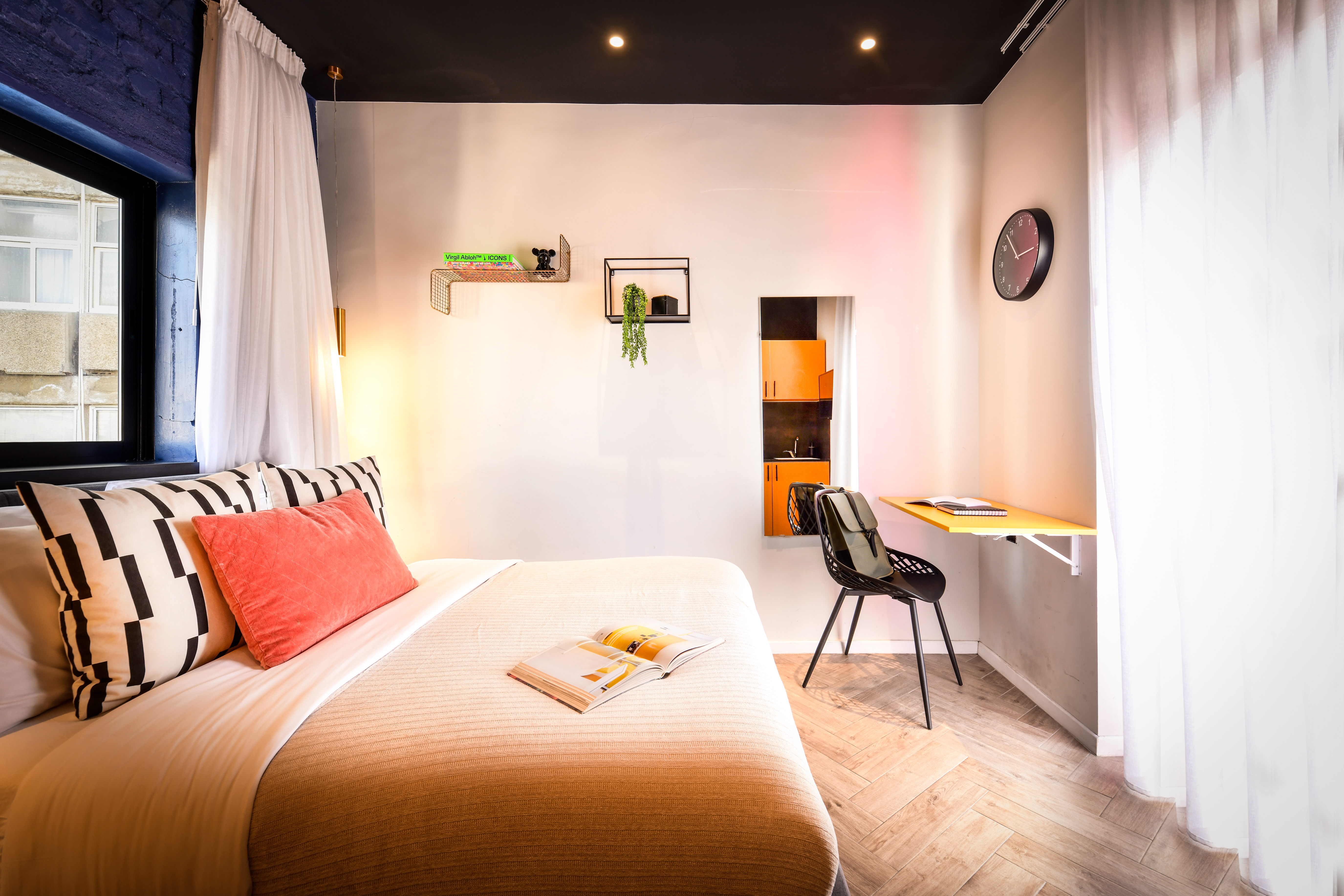 New Mini Rooftop Studio + Mini Kitchen! Loginn Autonomous Hotels