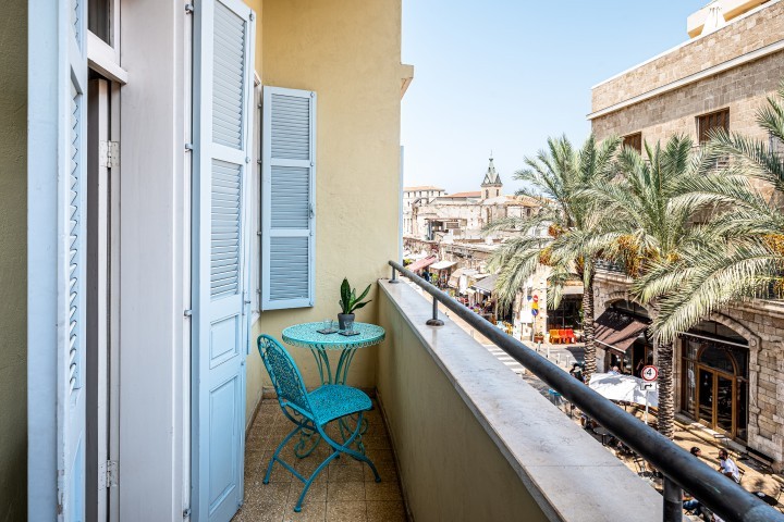 KING SIZE Jaffa Apt + Balcony - Clock tower view! 2 Loginn Autonomous Hotels