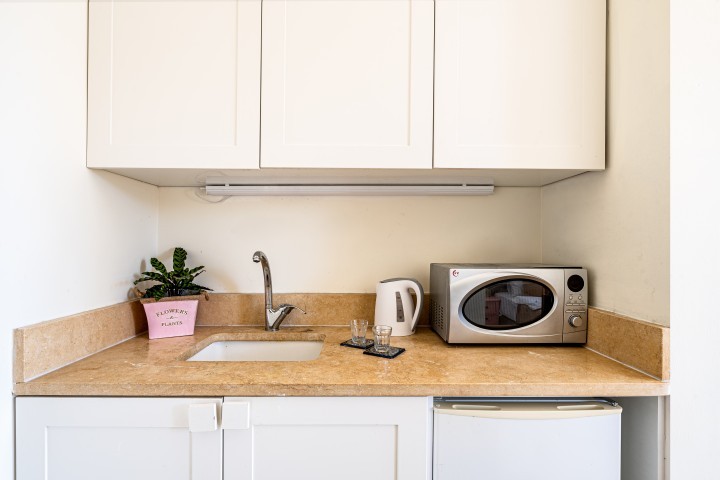 Listing 10 Jaffa Vibe: Private Studio & 1m>FleaMarket 8 Loginn Autonomous Hotels
