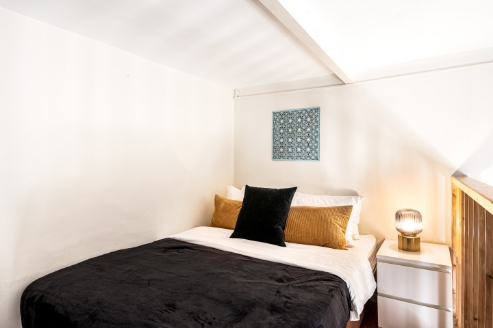 Cozy Studio + Gallery Floor / Jaffa Style 2 Loginn Autonomous Hotels