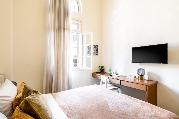 Listing 4 Boho Studio + City View (near Flea Market) 2 Loginn Autonomous Hotels