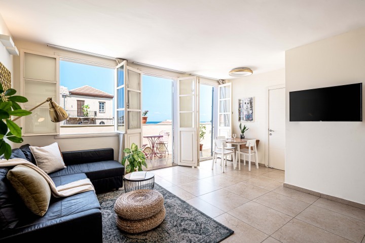 Listing 6 Very big 2 rooms + Sea view balcony! 4 Loginn Autonomous Hotels