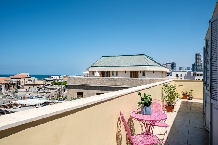 Very big 2 rooms + Sea view balcony! 3 Loginn Autonomous Hotels