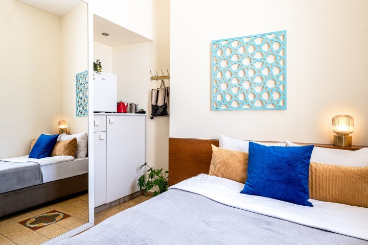 Listing 2 Urban Studio: 1 minute to Flea Market 0 Loginn Autonomous Hotels