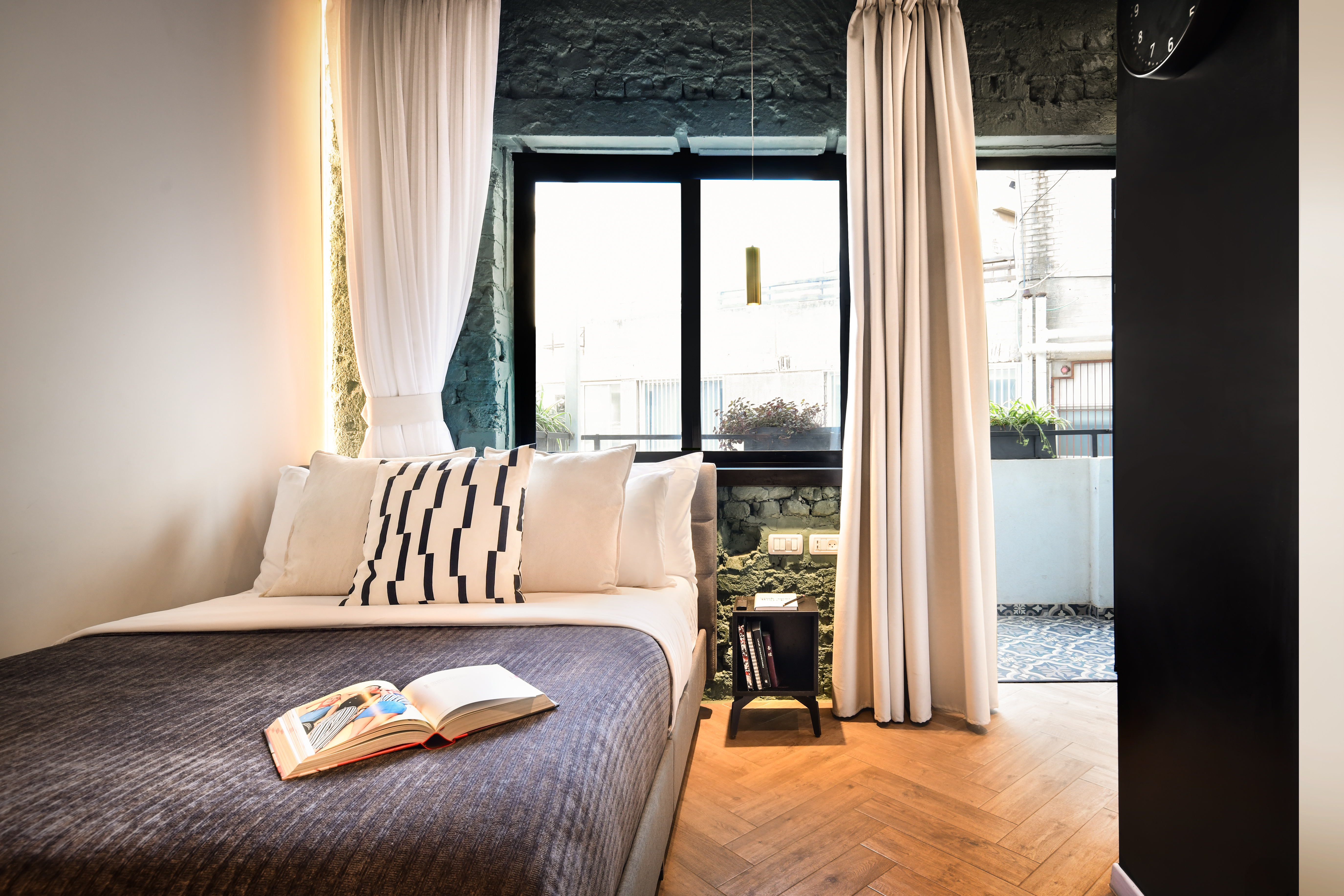 Contactless Stay Studio with balcony by the beach! Loginn Autonomous Hotels