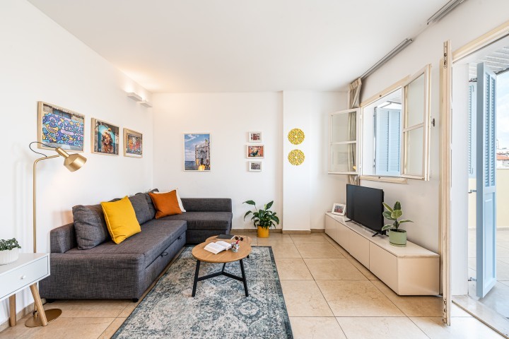 Listing 7 Clock Tower Penthouse / City Center! 5 Loginn Autonomous Hotels