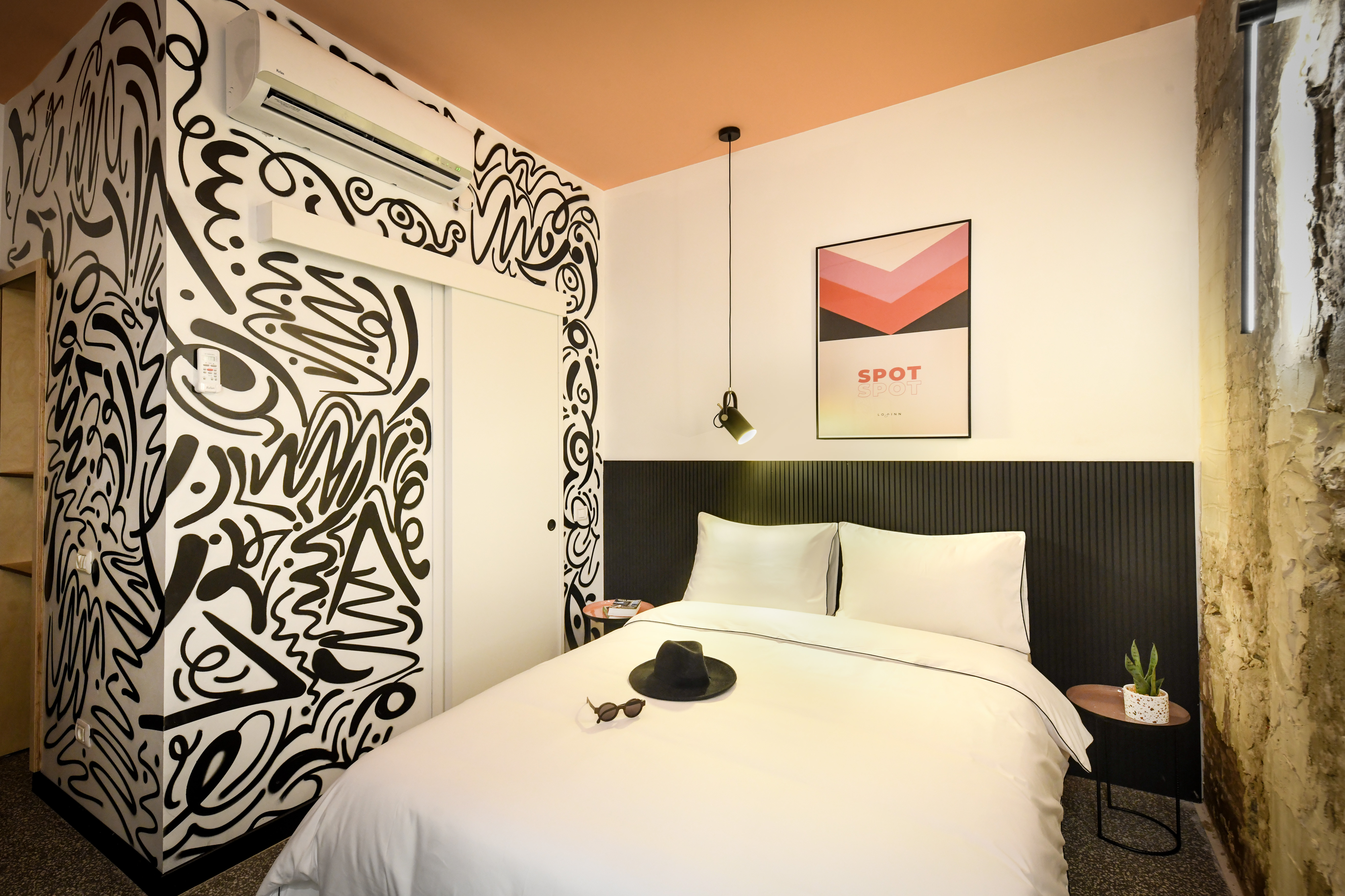 Listing 1 New Studio + Amazing Location- 1min>Dizengoff! Loginn Autonomous Hotels