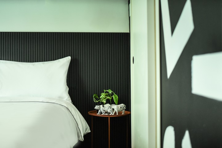 Modern suite with Balcony <Amazing Location>! 13 Loginn Autonomous Hotels