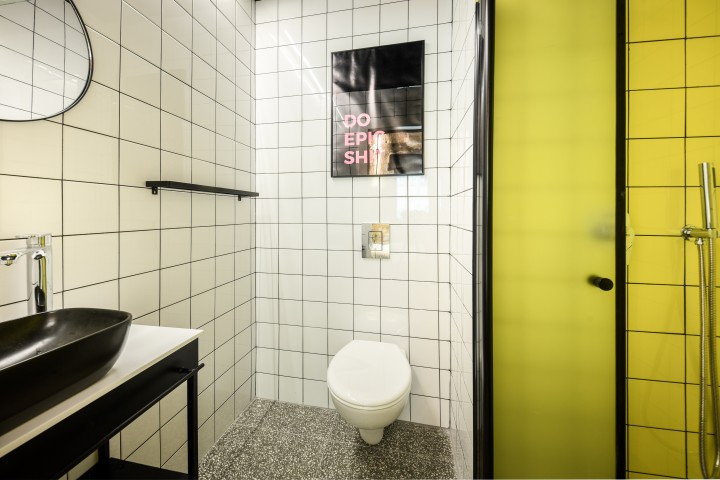 Listing 17 Modern suite with Balcony <Amazing Location>! 15 Loginn Autonomous Hotels