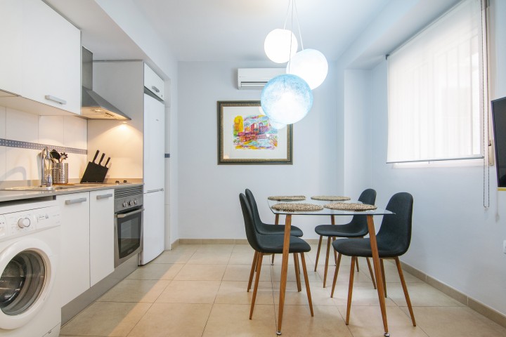 1T Lovely and modern apartment in Downtown 8 VLC Host